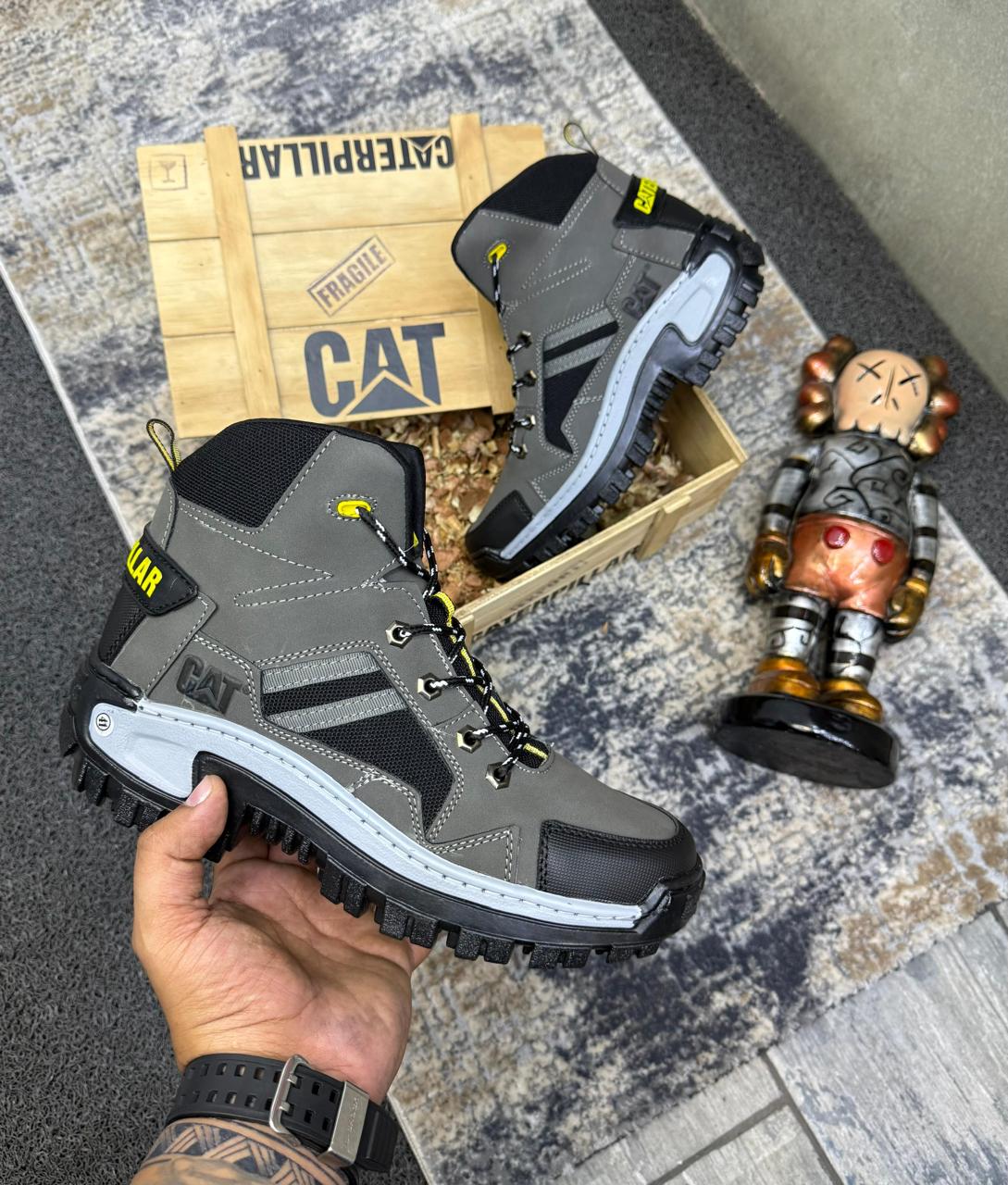 DELUXE CAT INVADER: Estilo Industrial y Confort Premium
