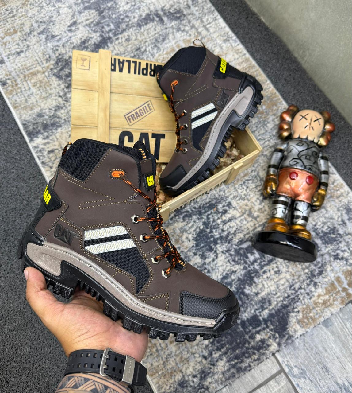 DELUXE CAT INVADER: Estilo Industrial y Confort Premium