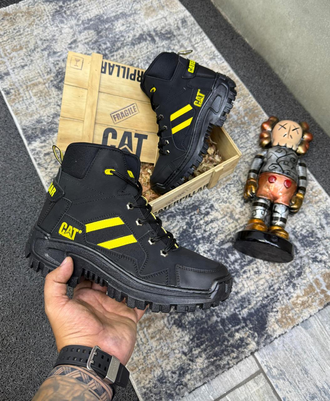 DELUXE CAT INVADER: Estilo Industrial y Confort Premium